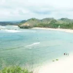 Tersembunyi Pantai Watu Karung