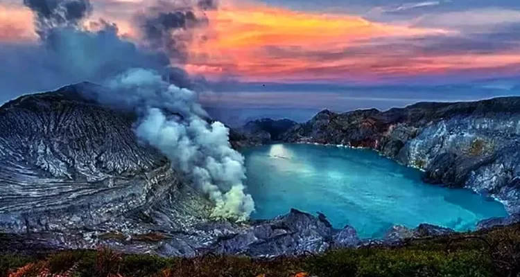 Eksplorasi Keajaiban Kawah Ijen