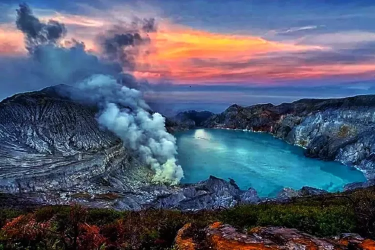 Eksplorasi Keajaiban Kawah Ijen